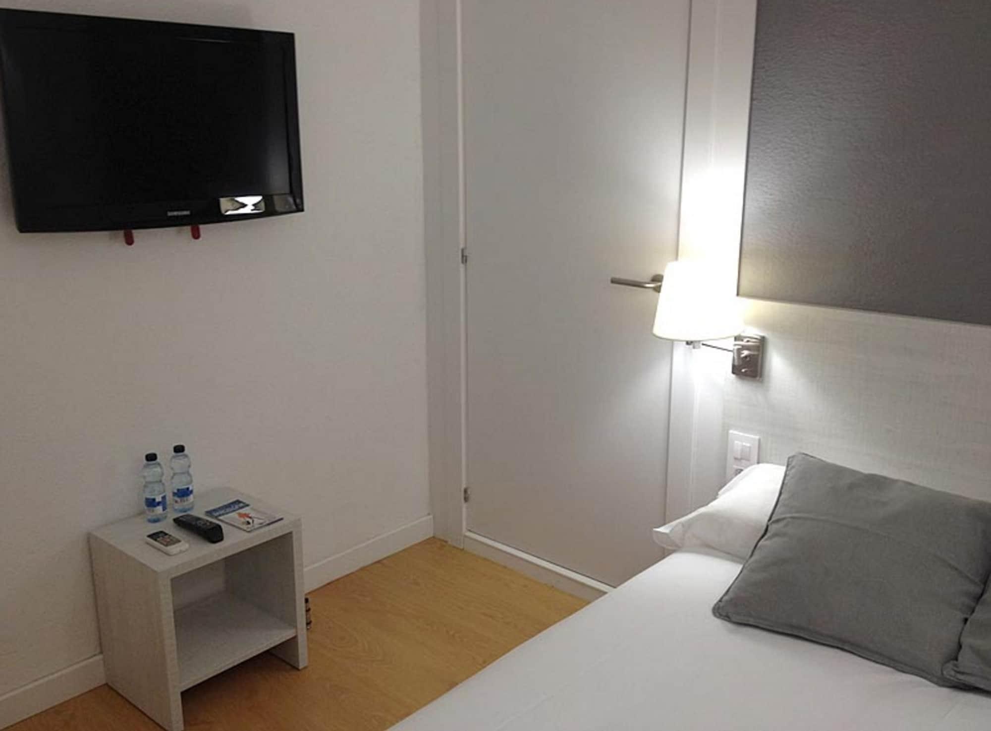 Hostalin Barcelona Diputacion Экстерьер фото