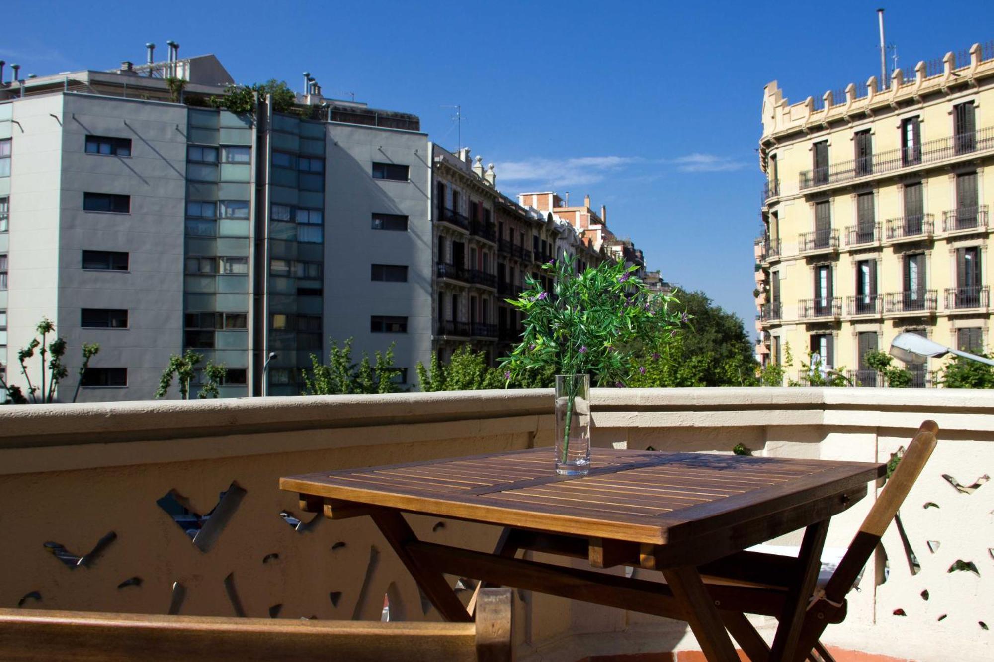 Hostalin Barcelona Diputacion Экстерьер фото